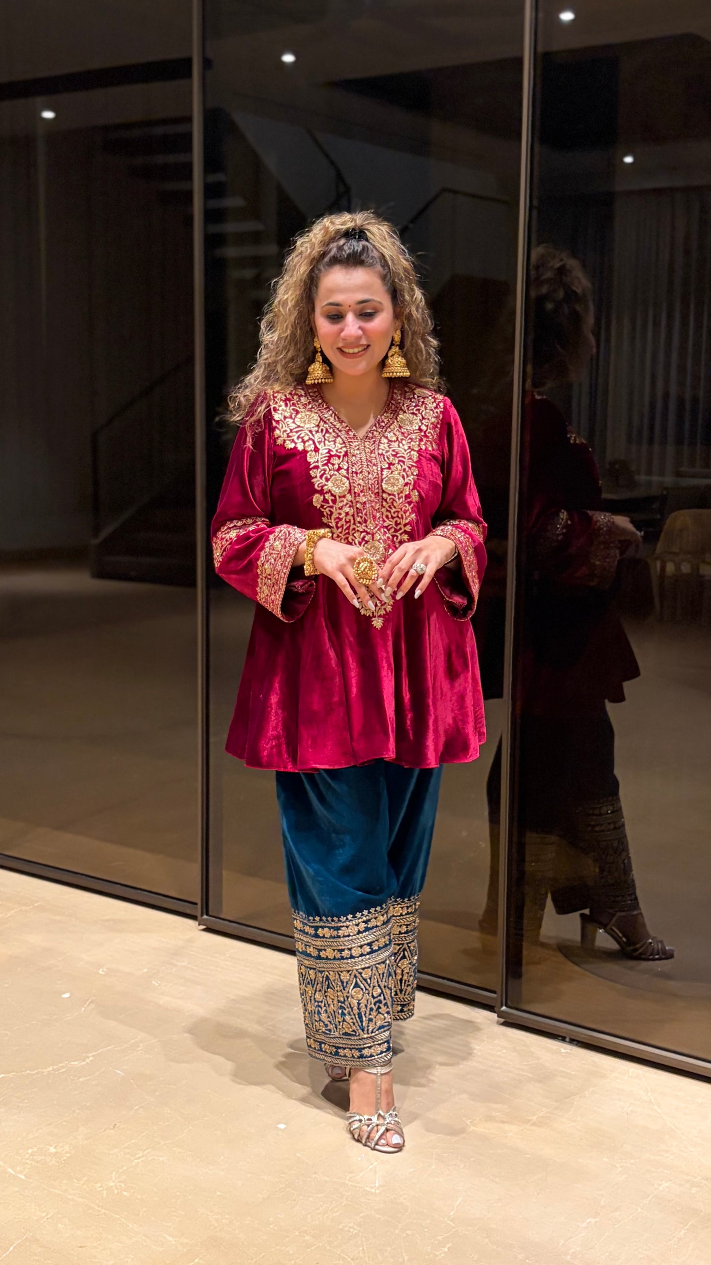 Velvet Shine Ensemble NAS1302