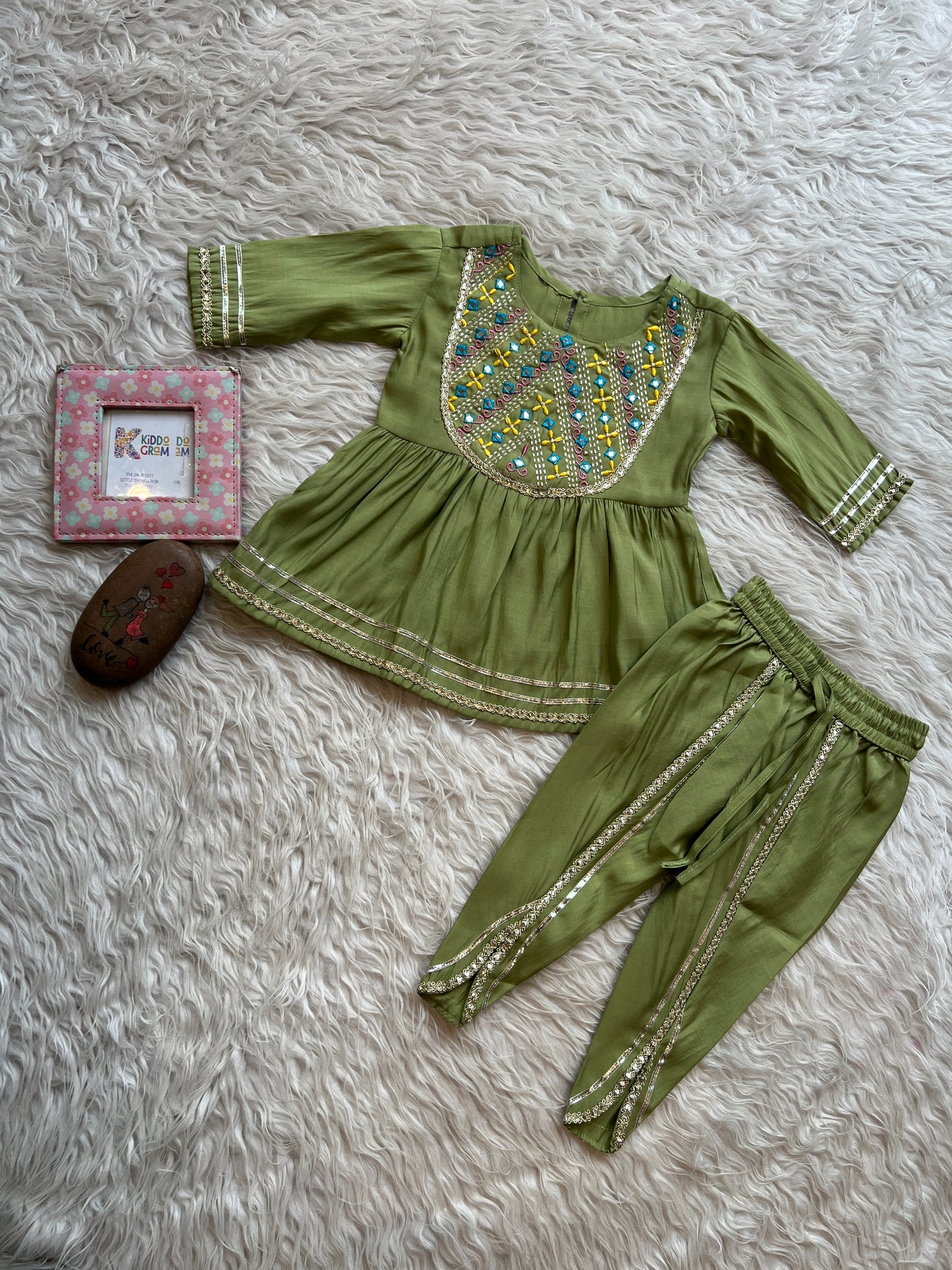 Noor-e-Zaitoon Set NAS1586