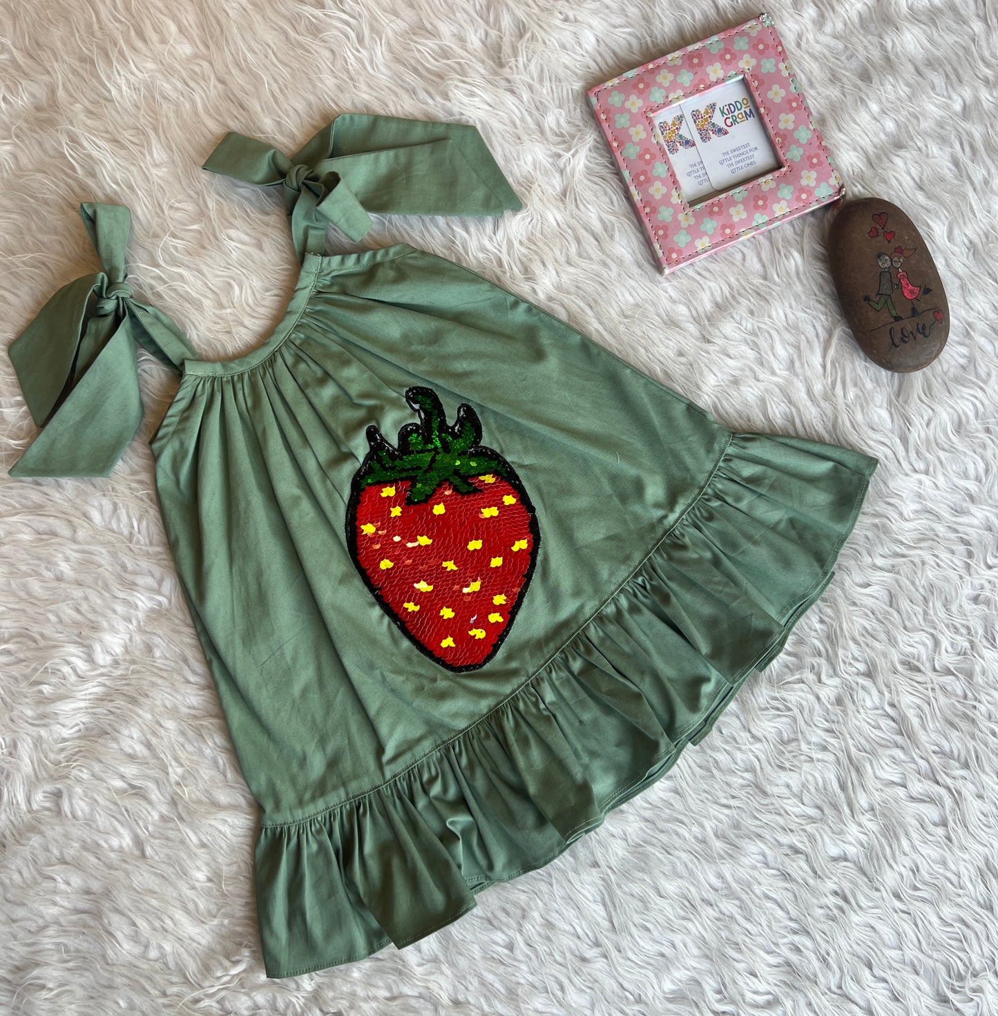 Little Strawberry Love NAS1413