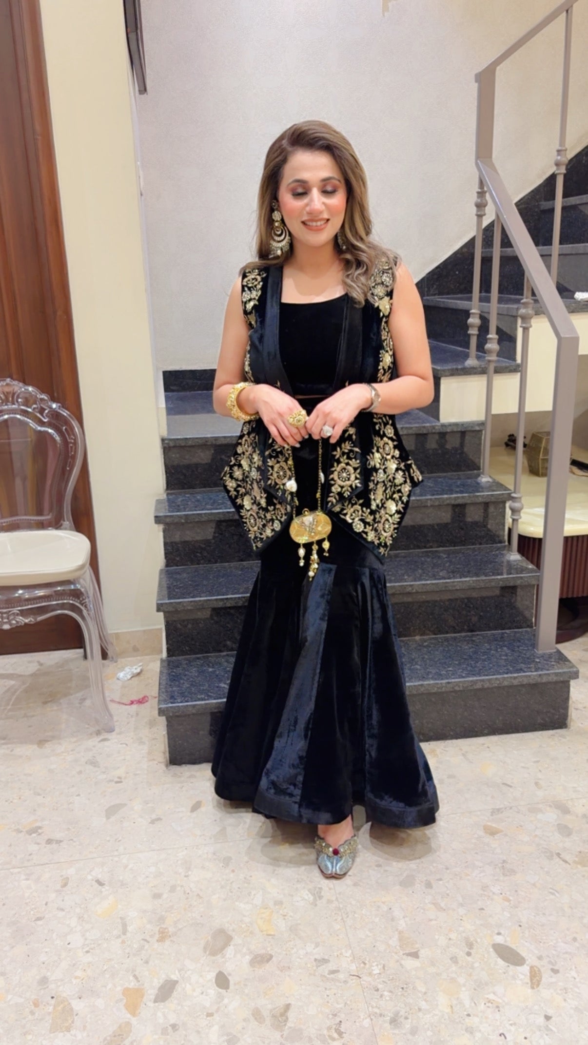 Golden Noir Sharara NAS1296