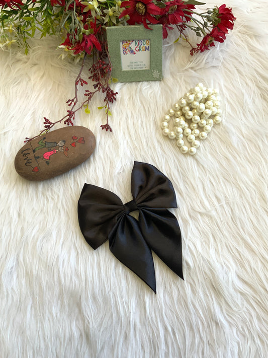 Black Daisy Bow