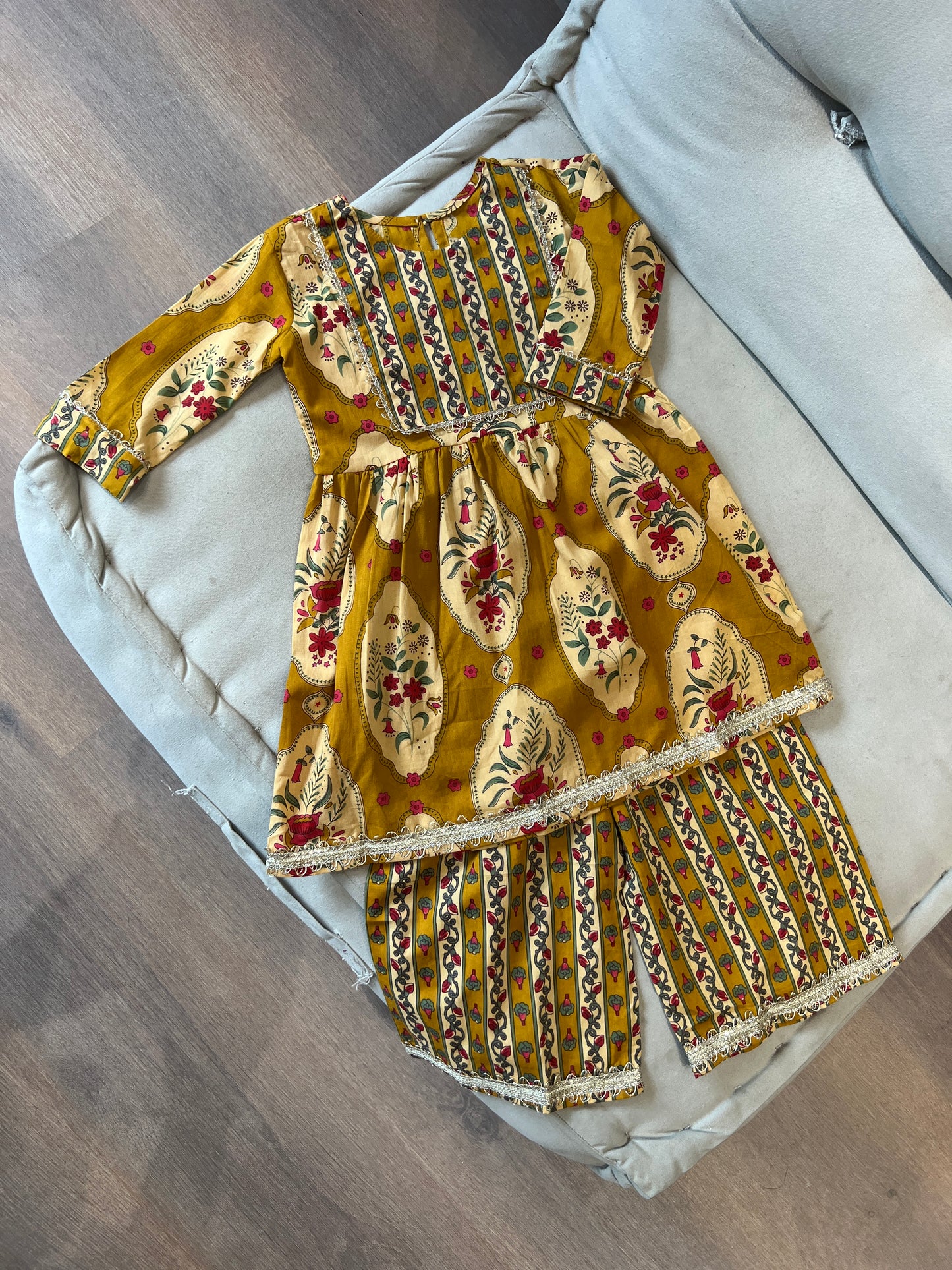Mustard Muse NAS1618