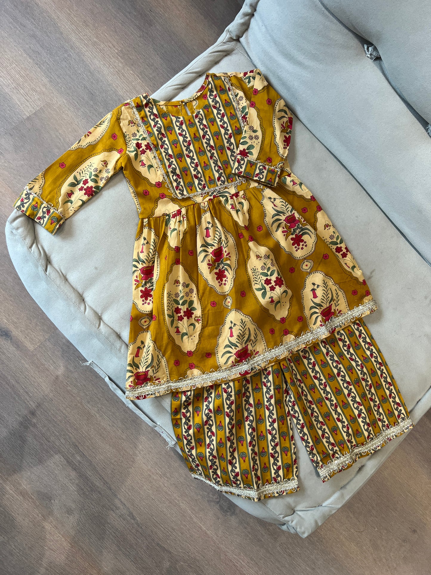 Mustard Muse NAS1618