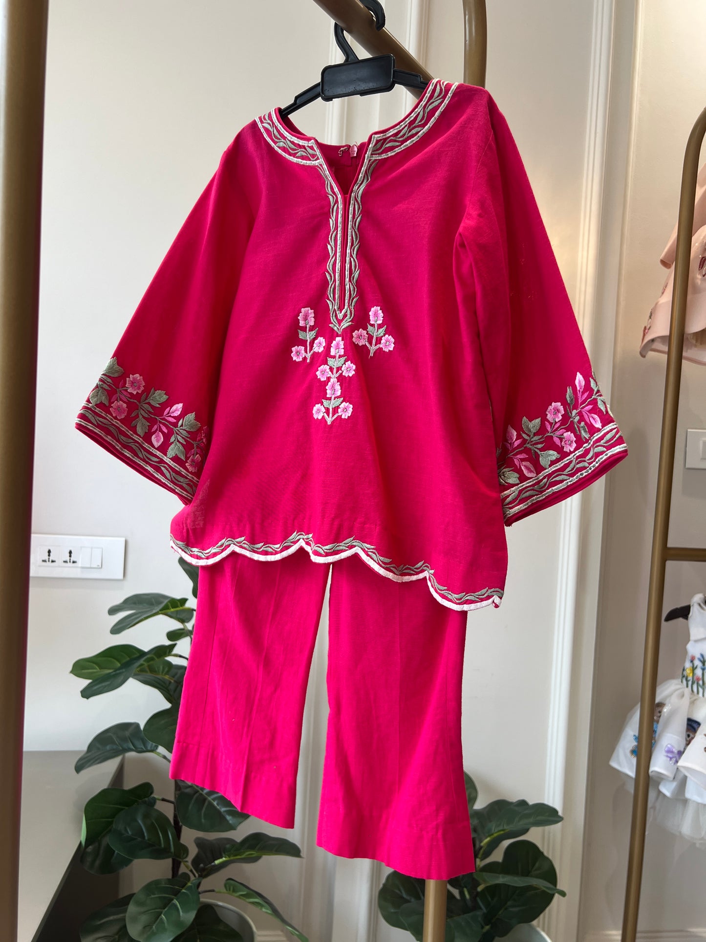 Fuchsia Fleur suit NAS1665