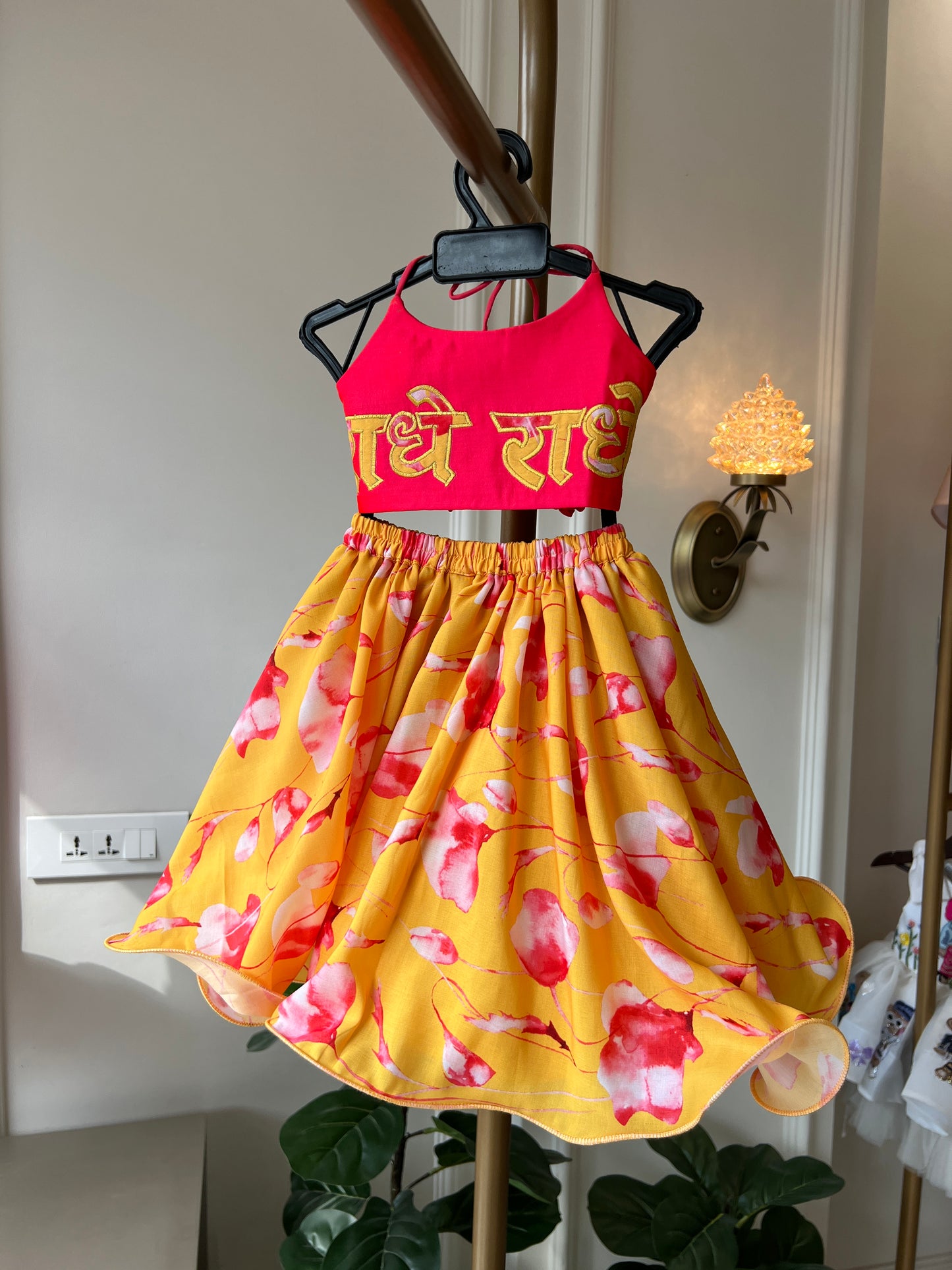 Divine Radhe lehenga set