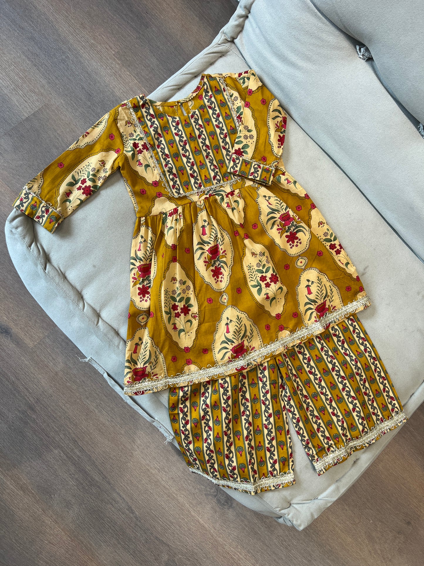 Mustard Muse NAS1618