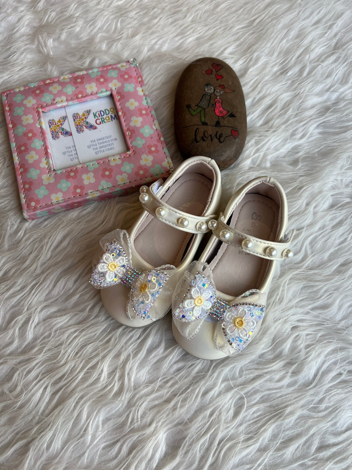 Ivory Fairy Steps NAS1434
