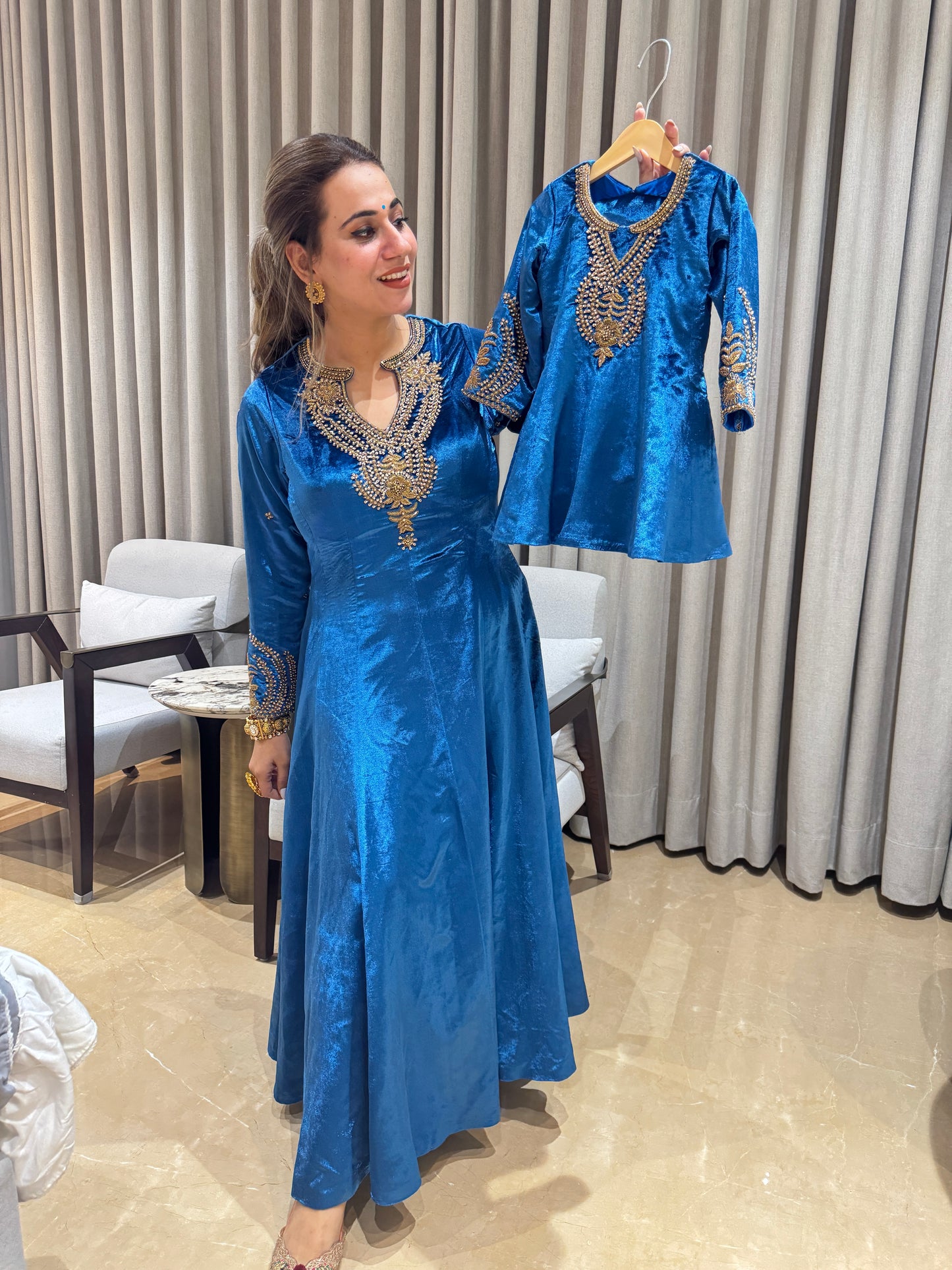 Blue Majesty Mother–Daughter Set NAS1300