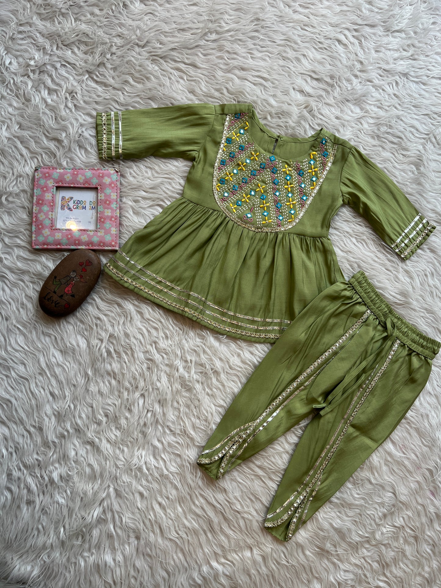 Noor-e-Zaitoon Set NAS1586