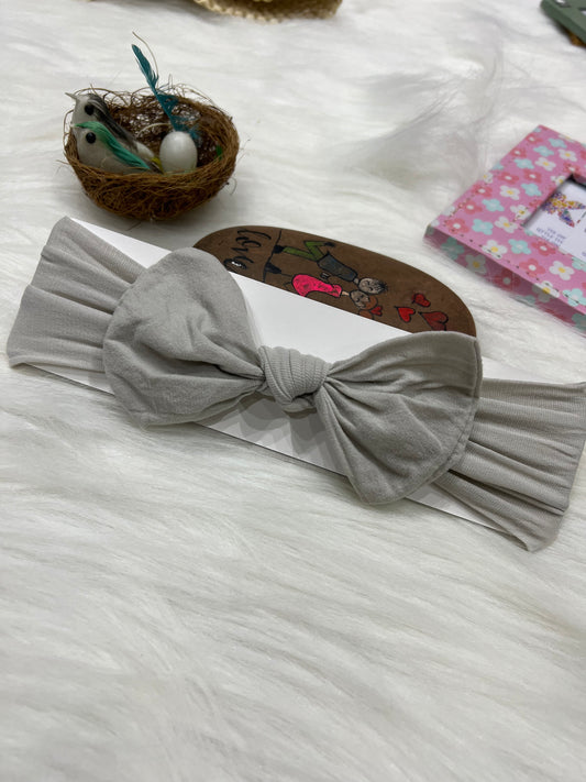 Grey Daisy Bow